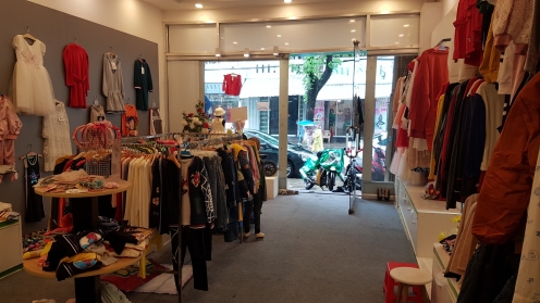 Cho thuê lại mặt bằng 42m2 đường Nguyễn Hoàng kinh doanh shop quần áo vẫn đang hoạt động bình thường