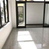 Nhà 3 tầng mới xây gồm mặt bằng và các căn hộ cho thuê: