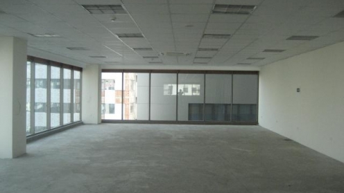 Cho thuê mặt bằng thuộc tòa nhà mới xây nằm MT đường Ngô Quyền hợp làm showroom, VP