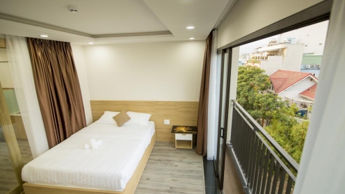 Cho thuê khách sạn 12 phòng có thang máy  đường Dương Trí Trạch diện tích 85m2 giá 35tr/ tháng